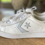 Converse  One Star Leather White Sneakers Light Blue Trim Women’s Size US 6 Photo 0