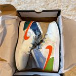 Jordan Air  1 Mid SE GS Photo 2