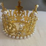 Elegant Gold and Pearl Crown Photo 4