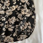 Forever 21 Black Curved Hem T-Shirt With Beige Floral Print Photo 3