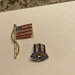 Lot Of 2 Gold Tone Brooch / Tack Pin Photo 3