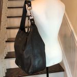 Coach Avery Black Tumbled Leather Hobo ShoulderBag
Teal Lining Extendable Strap Photo 8