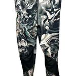 Nike  PRO DRI FIT WHITE BLACK MULTICOLORED CAPRI LEGGINGS Photo 1