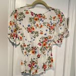 One Clothing Size XS White Floral Short Sleeve Wrap Front Tie Ruffle Hem Top Photo 7