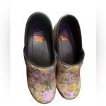 Dansko Nwot Pastel Sz 39 Floral  XP Brown Soles Photo 2