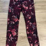 All In Motion  Dark Patterned Leggings Women’s XS Photo 0