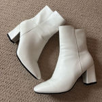 Amazon White boots Photo 0