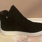 Very G NIB  Suede Like Sneakers Photo 3