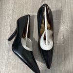 Chinese Laundry  Black Pumps Size 8 - PEELED LEATHER IN BACK Photo 4