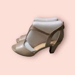 Easy Street  Beige T-Strap Heels Sz 8 Photo 2