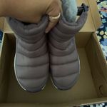 The North Face  Women’s Thermoball Pull-On Photo 1