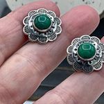 Vintage Native American Sterling Silver and Malachite screwback earrings. Photo 3