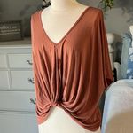 B.Original  Boutique Top Brown Scoop Neck Short Sleeve Womens Small Photo 2