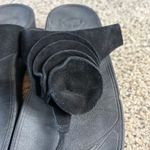 FitFlop  Womens Florrie Sandals Size 9 Black Flower Thong Toe Post Slide Photo 2