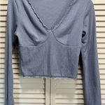 Active USA  Blue Ribbed Long Sleeve Crop V Neck‎ Lace Trim Top Size Medium Photo 0