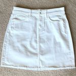 Vineyard Vines Like New Vineyard bones Italian Canadian Denim Frayed Hem Skirt White Size 2 Photo 5