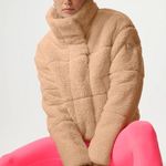 Alo Yoga Sherpa Snow Angel Puffer Photo 2