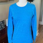 Under Armour  Heat Gear Lightweight Athletic Top Photo 2