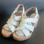 Clarks  Women's Giselle Beach White Leather Wedge Sandal, size 11 🔥 Photo 0