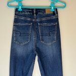 American Eagle  Distressed Curvy Super High Rise Jean Jegging Size 2 Short Photo 6