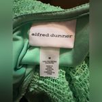 Alfred Dunner  M popcorn knit sequin pullover top with keyhole opening. Photo 7