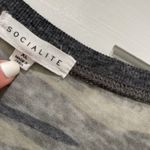 Socialite  short sleeve pocket t-shirt in camo Photo 3