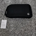 Lululemon Black everywhere belt bag for Alyssa Photo 0