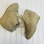 Toms  Tan Beige Natural Wedge Shoes Lace Up Sz 8.5 Photo 3