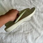 FitFlop  Women's Iqushion Ergonomic Flip-Flops Size 7 Photo 5