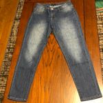 Rue 21 Capris Photo 0