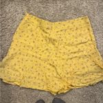 Hollister  Yellow Floral Women's Top Photo 2