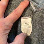 Brooks women’s racer back running tee Photo 2