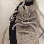 Yeezy  Photo 2