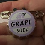 2010 Disney Parks Grape Soda Lid Disney - Pixar Up Pin - Ellie Badge Photo 8
