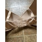 SKIMS Wireless Form Pushup Plunge Bra Size 38DDD
Sand Photo 5