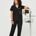 FIGS  Scrubs Set Photo 0