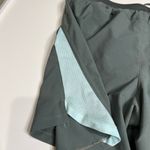 Under Armour  Gray Athletic Shorts size XXL Photo 9