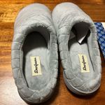 Dearfoams  Women's Grey - Sleet Slippers with memory foam size Medium 7-8 Photo 3