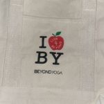 Beyond Yoga tote bag Photo 1