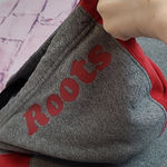 Roots  IS CANADA THICK KNIT GRAY WITH RED STRIPE GRAPHIC HOODIE LARGE Photo 10