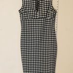 Kardashian Kollection Corporate Fitted Dress. Pencil mouth shape. Size: M. Photo 0