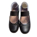 Clarks  Soft Cushion Black Leather Mary Jane Shoes Elastic Flat Size 6.5 Gum Sole Photo 4