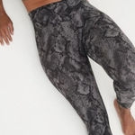 Aerie  Real Me snake print high rise 7/8 crossover leggings women’s size small Photo 0