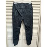 Mondetta  Performance & Luxary Navy Camo Wide Band Ankle Leggings‎ Size Small Photo 2