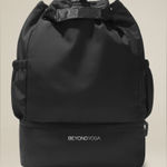 Beyond Yoga  Unisex Convertible‎ Gym Bag Black New Photo 0