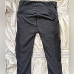 Lululemon women’s lulu lemon capris Photo 1