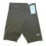 Nike 🆕 Classic short. NWT, size small. Photo 2