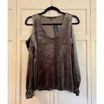 One Clothing  NWT velvet cold shoulder top medium Photo 2