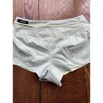 The North Face Summer Light 2.5" Shorts Astro Lime Mist Women’s Large NWT Photo 3