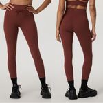 Vuori Women’s Daily Leggings Pull On 25” High Rise Drawstring in Burnt Sienne XS Photo 1